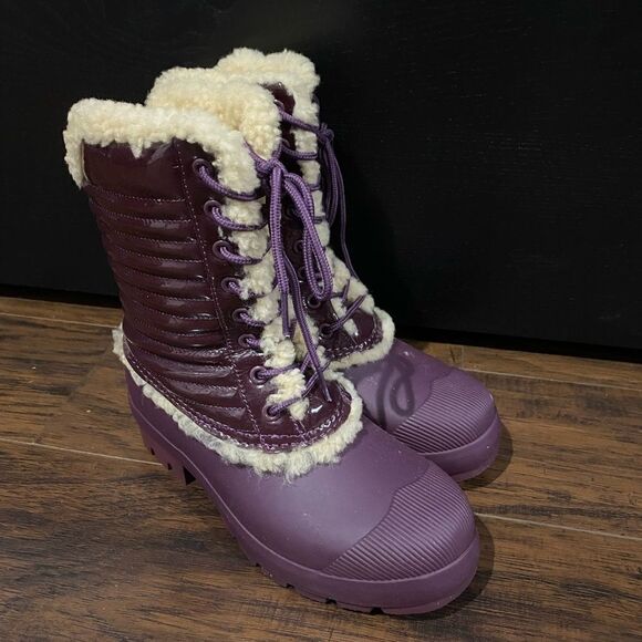 Hunter Snow Burgundy Boots with Fur Lining - Picture 9 of 9